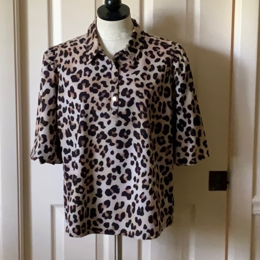 Chico's Zenergy Nema Leopard top.